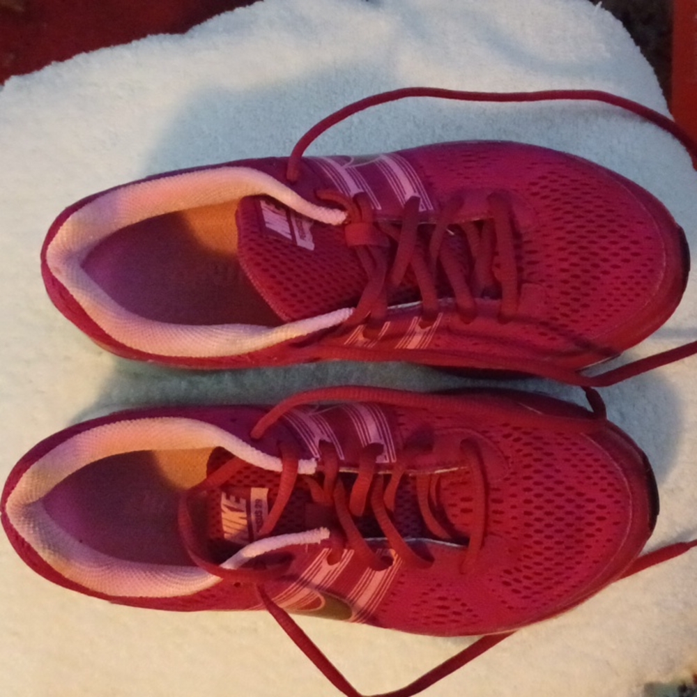 Nike tennis shoes